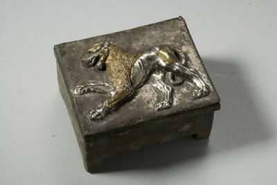 Eske, hellenistisk (pakke forgylt sølv) (se 270390 for lokk) av Greek