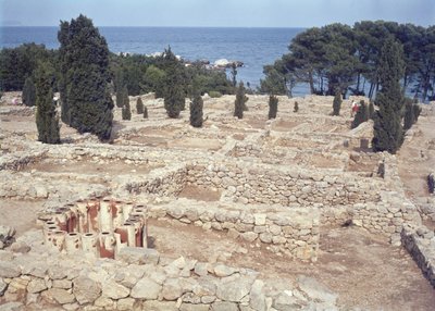 Greske ruiner av havnen i Emporion av Greek