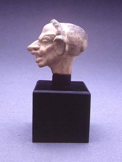 Grotesk hode til en kvinne, 100 f.Kr.-100 e.Kr. (terrakotta) (se 63466) av Greek