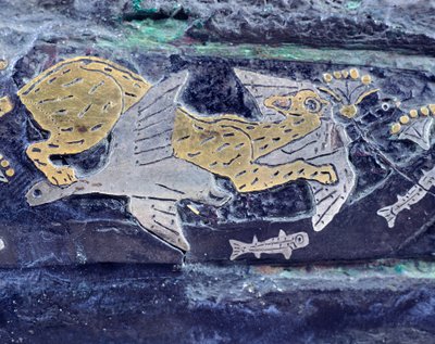 Gravert dolk i gull, sølv, bronse og niello, fra Tomb IV of Circle of Mycenae, Hellas, Detalj: kattefugler som jager, gullsmedkunst, mykensk sivilisasjon av Greek School