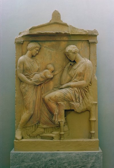Begravelsesstela som viser en hushjelp som holder en baby ut til en sittende kvinne (marmor) av Greek School
