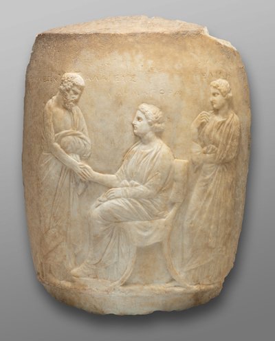 Fragment av en begravelseslegitos (monument formet som en oljekrukke), 400–301 f.Kr. (marmor) av Greek School
