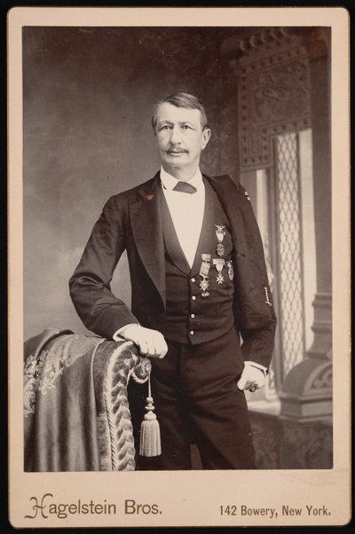Portrett av J. Watts John Watts De Peyster 1821-1907, før 1896. av Hagelstein Bros