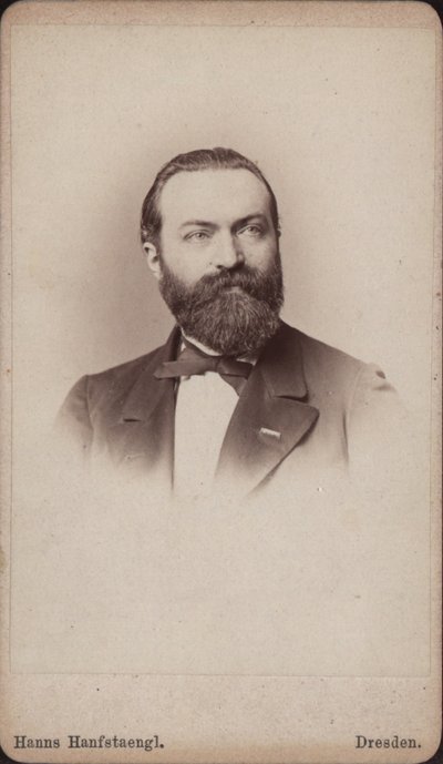 Portrett av cellisten og komponisten Friedrich Grützmacher 1832-1903, ca 1865. av Hanns Hanfstaengl