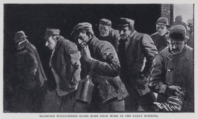 Bradford Woolcombers går hjem fra jobb tidlig om morgenen (s/hvitt-bilde) av Harold Hume Piffard