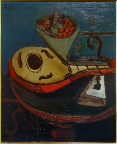 Stilleben: mandolin og bolle med frukt på et bord av Helmut Kolle