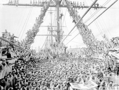 Gutter om bord på treningsskipet HMS Impregnable i Plymouth, 1906 av Henry Crockett