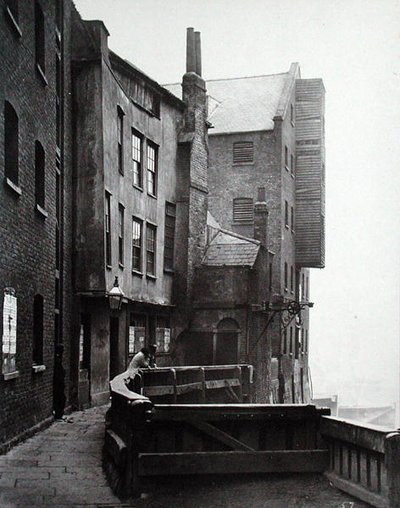 Visning av figurer ved St. Mary Overie Dock, Bankside av Henry Dixon