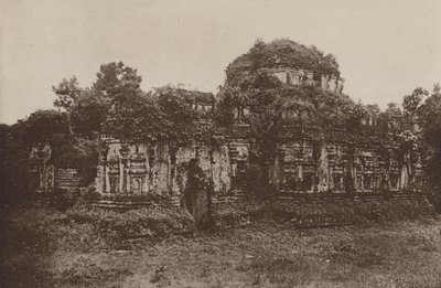 Ceylons ruinerte byer: Thuparama ved Polonnaruwa (s/hvitt-bilde) av Henry W. Cave