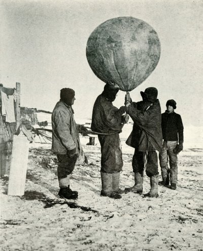 Dr. Simpson sender opp en ballong, 1911, 1913 av Herbert Ponting