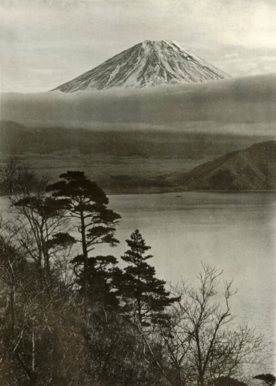 Fuji fra medium nocler ryggrad, 1910. av Herbert Ponting
