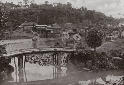 Hikone (s/hvitt bilde) av Herbert Ponting