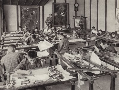 Japan på 1920-tallet: Broderiskole i Kyoto (s/hvitt-bilde) av Herbert Ponting