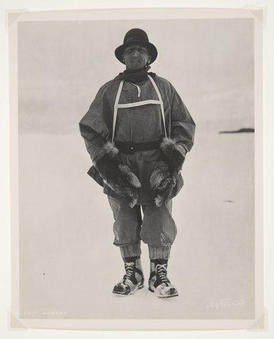 Løytt. Bowers under Terra Nova-ekspedisjonen (1910-13) til Sydpolen (bromidtrykk) av Herbert Ponting