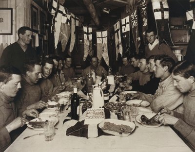 Midvinterdagsmiddag, 22. juni av Herbert Ponting