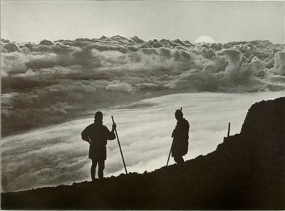 Solnedgang fra toppmøtet i Fuji, 1910. av Herbert Ponting
