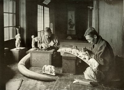 The Ivory Carvers, 1910. av Herbert Ponting