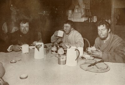 Wilson, Bowers og Cherry-Garrard på deres retur fra Cape Crozier, 1. august 1911, 1913 av Herbert Ponting