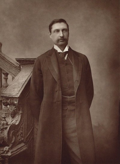 Portrett av forfatteren Sir Henry Rider Haggard 1856-1925. av Herbert Rose Barraud