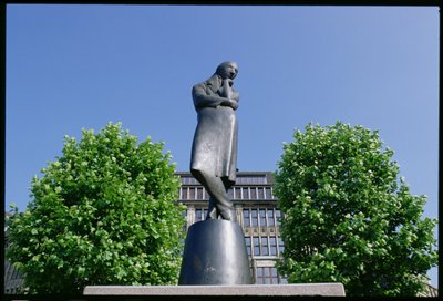 Monument til Heinrich Heine (1797-1856) 1926-33 (bronse) av Hugo Lederer