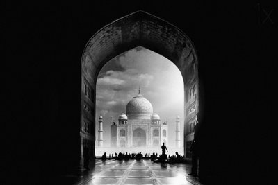 Den majestetiske inngangen til Taj Mahal av Hussain Buhligaha