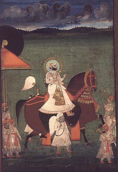 AS10 Album 43 nr.4514 Kat.nr. 514 iii Rana Sarup Singh (1842-61) fra Mewar rir på en kastanjehingst, hans holdere til fots bærer parasoller og kongelig utstyr, Udaipur, ca. 1855 av Indian School
