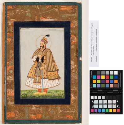Abdullah Qutb Shah nimbate, i hvit jama med gullfrakk og sjal, ca. 1680 (ugjennomsiktig akvarell og gull på papir) av Indian School