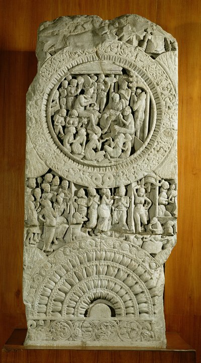 Utskjæring som viser en historie fra Jatakas, Amaravati (kalkstein) av Indian School