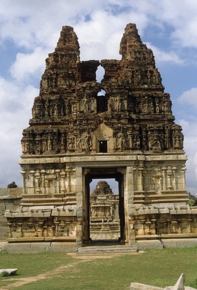 Eastern Gate Tower of Vittala Temple av Indian School