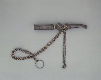 Munnstykke for en vannpipe (nen) (sølv) av Indian School