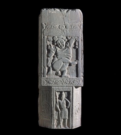 Stupa-plate som viser en dverg og skytiske figurer, fra stedet til Nagarjuna (relieff) av Indian School