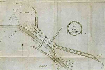 Et kart over byen Antrim, plate fra "Memoirs of the Different Rebellions in Ireland" av Sir Richard Musgrave, pub. 1801 (gravering) (se 123756 for forklaring) av Irish School