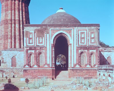 Alai Darwaza, bygget av Ala-ud-din Khalji, 1311 av Islamic School
