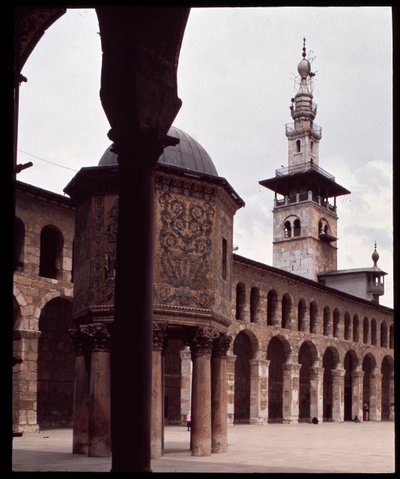 Umayyad-moskeen, også kjent som den store moskeen i Damaskus (fotografi) av Islamic School