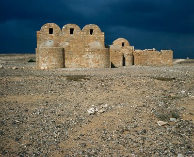 Utsikt over Qasr Amra, ørkenslott (711-715) av Islamic School