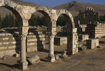 Utsikt over en søylegang, Umayyad-perioden (661-750) av Islamic School