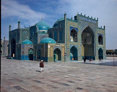 Utsikt over den blå moskeen (eller Ali-moskeen) fra 1100- og 1400-tallet. av Islamic School