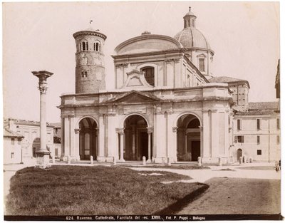 Cathedral of Resurrection of Our Lord Jesus Christ, Ravenna, Emilia-Romagna, Italia, fotografi av Pietro Poppi, Bologna, ca 1900 av Italian Photographer