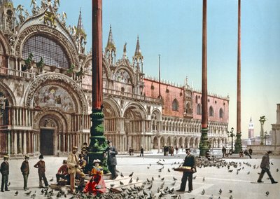 Mate duene på Markusplassen, Venezia, ca. 1900 av Italian Photographer