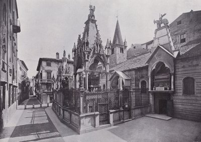Italia: Verona, graven til Scaliger (s/hvitt-bilde) av Italian Photographer