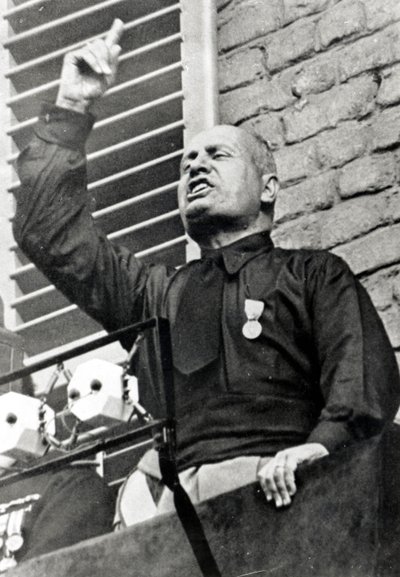 Mussolini i svart skjorte av Italian Photographer