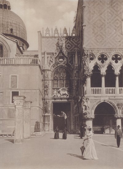 Kortdør (s/hvitt bilde) av Italian Photographer