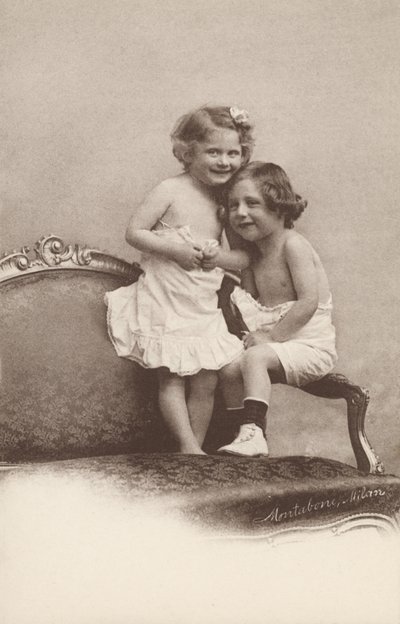 To leende barn (s/hvitt bilde) av Italian Photographer