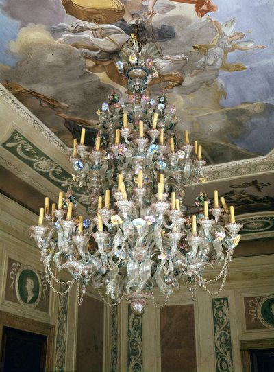 Lysekrone i Murano-glass fra 1700-tallet ved Querini - Stampalia-stiftelsen i Venezia. av Italian School