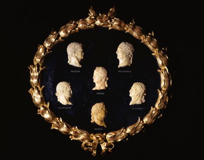 Et sett med seks relieffprofiler i italiensk Siena-marmor av romerske keisere, ristet inn med navnene Octavius, Galbin, Titus, Claudius, Julius og Nero av Italian School