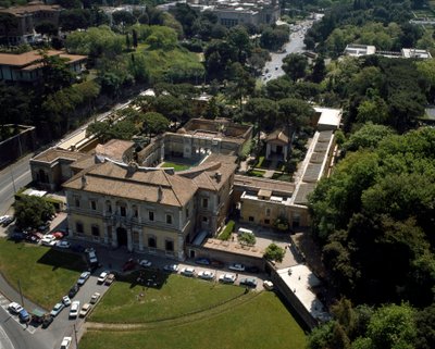 Luftutsikt over Villa Giulia i Roma, Italia av Italian School