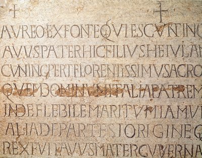 Arkeologi i middelalderen (middelalderen). Barbarisk kunst fra Lombardia: gravstein til den langobardiske kongen Cunipert, kjent som den fromme (Cuniperto, 678-700). Lombard kunst. Pavia, Civic Museum, Archaeological Section (Pavia, Musei Civici, Sezione A av Italian School