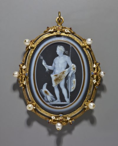 Cameo portretterer en romersk keiser som Jupiter, Cameo: Roman, A.D. 41–-54, Ramme: italiensk, sent på 1500-tallet (cameo: sardonyx; ramme: gull, emalje og perler) av Italian School