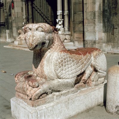 Griffin liggende på en sokkel, midten av 1200-tallet av Italian School