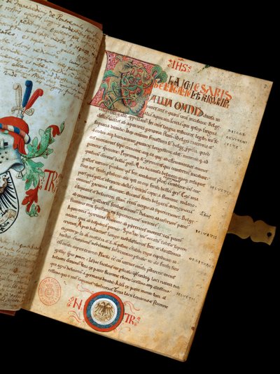 Manuskript "" De Bello Gallico, kommentarer til gallernes krig"" av Jules Cesar (Giulio Cesare eller Caius Julius Caesar) (100-44 f.Kr.) (ms. 541) Blazon av humanisten Niccolo Tranchedini, eieren av manuskriptet. Biblioteca Riccardiana Napoli fra 1300-tall av Italian School